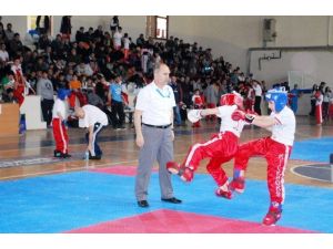 Kıck Boksçular Salona Sığmadı