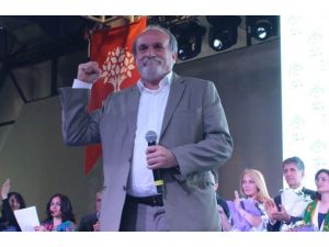 “Kadınların Oylarını İstiyoruz, Erkekler Kime İstiyorsa Ona Oy Versin