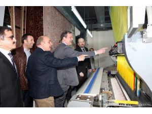 Gaün Öğrencileri Halı Dokumayı Tezgahında Öğrenecek
