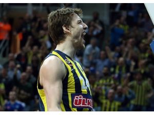 Fenerbahçe Son Şampiyonu Devirdi!