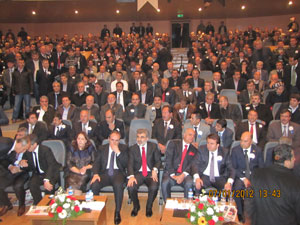 Okay 374 oyla güven tazeledi