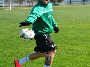 Gekas’a Kapı Aralandı