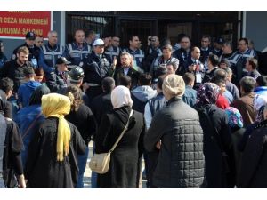 Soma Davasında Salona Alınmayanlar Öfkelendi