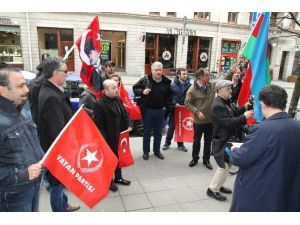 İsviçre’deki Türkler Sözde Soykırım Tasarısını Protesto Etti