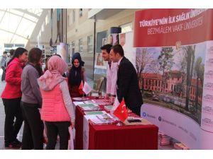 4. Üniversite Tanıtım Fuarı’nda Tıp Ve Eczacılık Fakülteleri Stantlarına Yoğun İlgi
