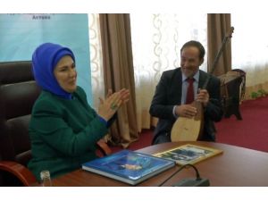 Başbayan Bestecisinden Dombra’nın Orijinalini Dinledi