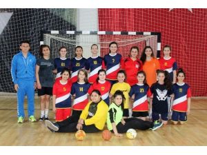 Yalovalı Bayan Hentbolcular Bölgesel Lige Hazırlanıyor