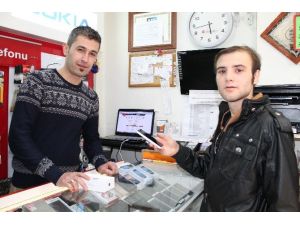 Askere Telefon Serbestliği Telefoncuları Sevindirdi
