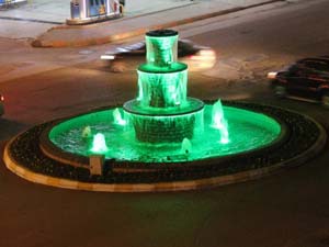 Havuzlar Rengarenk Işıklandırılıyor