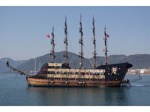 Korsan Gemisi İlk Günden İlgi Odağı Oldu