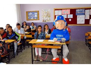 Emniyet Müdürlüğü’nün Kitap Dağıtım Projesi Başladı