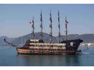Korsan Gemisi İlk Günden İlgi Odağı Oldu