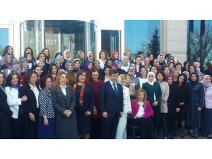 Trabzon’un Kadın Milletvekili Adayı Ayşe Sula Köseoğlu Başbakan Ahmet Davutoğlu Ve Eşi Sare Davutoğlu İle Bir Araya Geldi