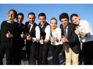 Omü İlk Kabin Memurlarını Mezun Etti