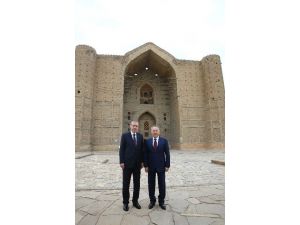 Cumhurbaşkanı Erdoğan, Hoca Ahmed Yesevi Türbesi’ni Ziyaret Etti