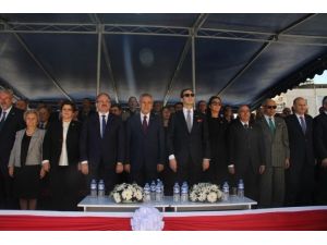 Arınç’tan Açılışını Yaptığı Okulun Öğrencilerine Yüksek Maaşlı İş Sözü