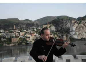 Tarihin Gölgesinde Keman Resitali