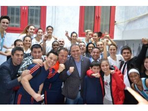 Askispor’da Yarı Final Coşkusu