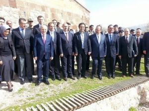 Bakan Öztürk Van’dan Ayrıldı