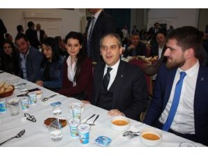 Ak Parti’den Birlik Ve Beraberlik Yemeği