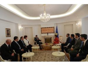 Kosova Cumhurbaşkanı Jahjaga’dan Kosova Türklerine Destek