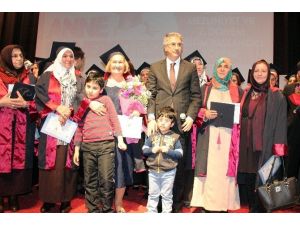 Anne Üniversitesi İlk Mezunlarını Verdi