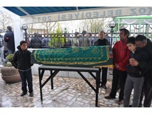 Beykoz’daki Otobüs Kazasında Ölen Kadın Son Yolculuğuna Uğurlandı