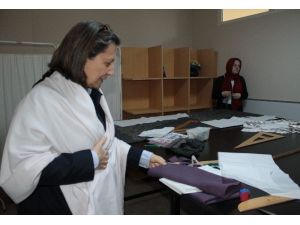 Ak Parti Milletvekili Adayı Alev Dedegil, İsmek’i Ziyaret Etti