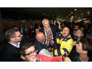 Obradovic Omuzlara Alındı