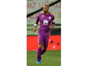 Melo’dan ‘Dostluk İçin Futbol’a Tam Destek