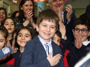 Bakan’la Tokalaşan Öğrenci Bakın Ne Dedi ?