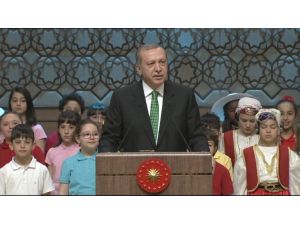 Küçük Konuklarıyla Birlikte Haykırdı: Çocuklara Kıymayın