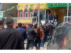 Şeyh Said’in Torunu Ak Parti Milletvekili Adayı Fırat’a Sopalı Saldırı