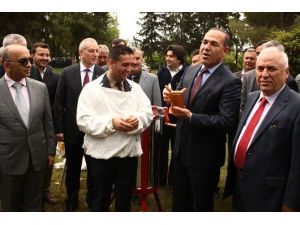Sezonun İlk Narenciye Balı Devlet Bahçeli’ye