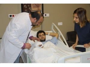 Kesilen Parmaklarına Yeniden Kavuştu