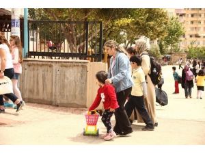 Mini Mini Birler 23 Nisan’a Öğretmensiz Giriyor