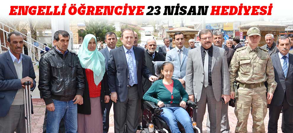 Engelli Öğrenciye 23 Nisan Hediyesi
