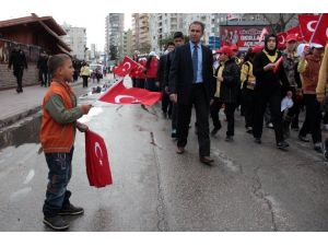 Yaşıtları Bayram Yaparken O...