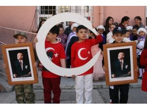Öğrenciler Kalp Krizi Geçiren Öğretmenine Müdahale Etti