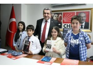 İzmir Chp’de Koltuklar Çocukların