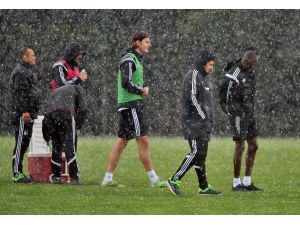 Beşiktaş Doluya Tutuldu