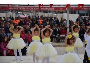 Soğuk Havada 23 Nisan Kutlamaları