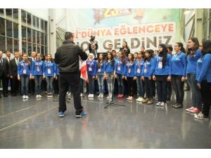 Lübnanlı Öğrencilerin İstiklal Marşı Duygulandırdı