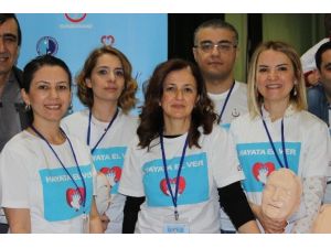 ‘Minikler Hayata El Veriyor” Projesi
