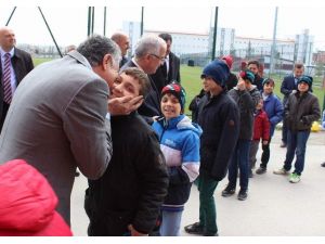 Kimsesiz Ve Engelli Çocuklara En Güzel Hediye Eskişehirspor’dan