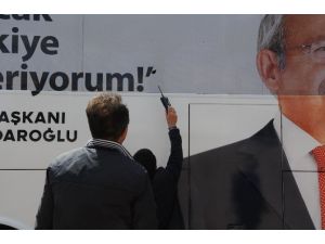 Chp Seçim Otobüsüne Taşlı Saldırı