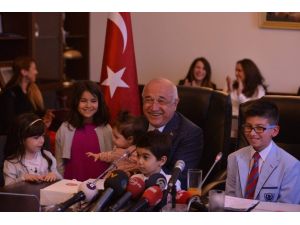 Bana Siyasi Sorular Sormayın