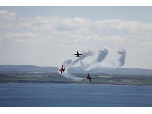 Türk Yıldızlarının Provası Bile İlgi İle İzlendi