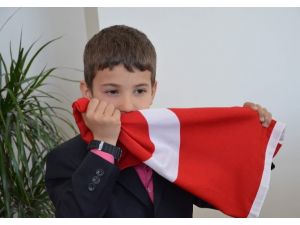 Bayrağına Sahip Çıkan O Çocuk Konuştu