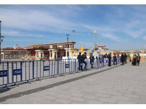 Çanakkale De Hayat Adeta Durdu